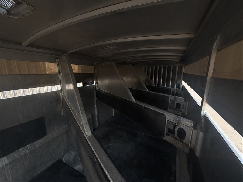 Trailer Photo 15