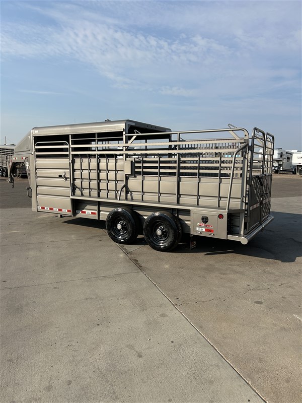 Trailer Photo 3