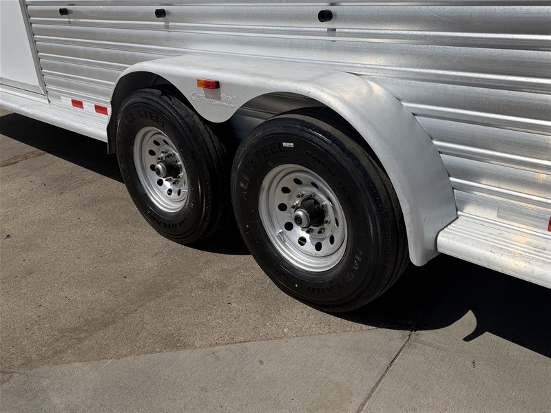 Trailer Photo 11