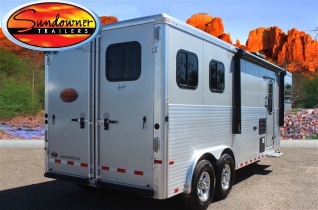 2018 Sundowner santa fe 8009 2-horse trailer / living quarter