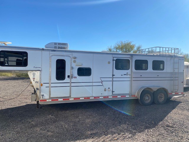 2002 Silver Star 3 Horse 9' Sw