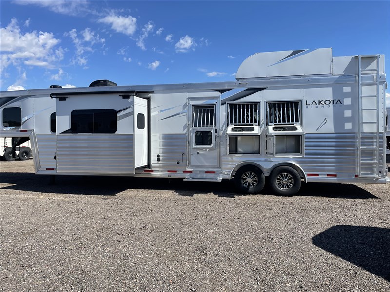 2023 Lakota Bighorn 4 Horse Trailer, Side Load 17' LQ Model BH8417T