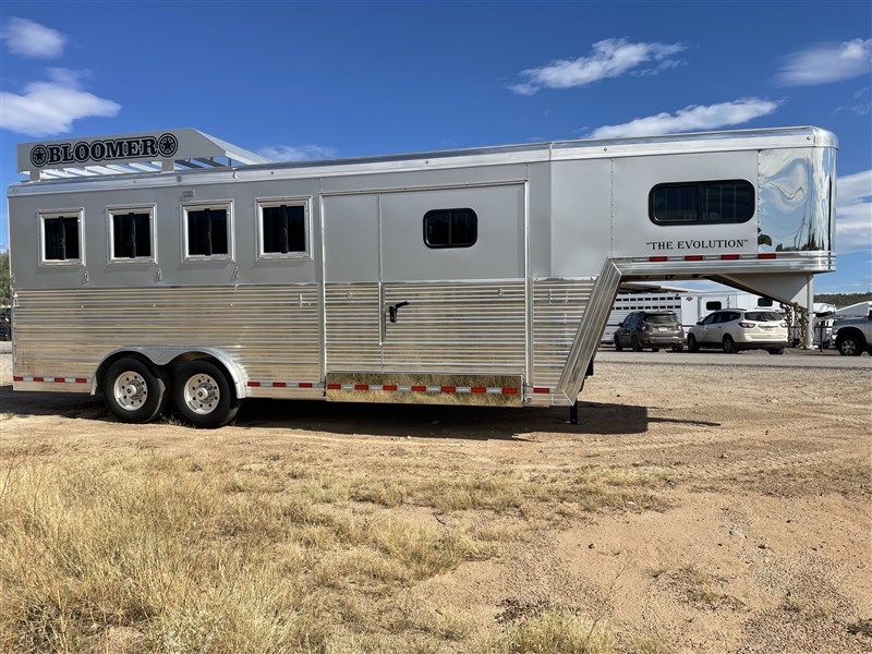 2022 Bloomer 4 Horse Smart Tack