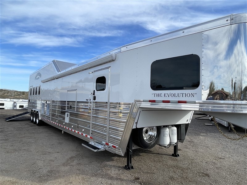 2023 Bloomer 23' LQ by Outlaw Conversions 12' slide out w/ Loft