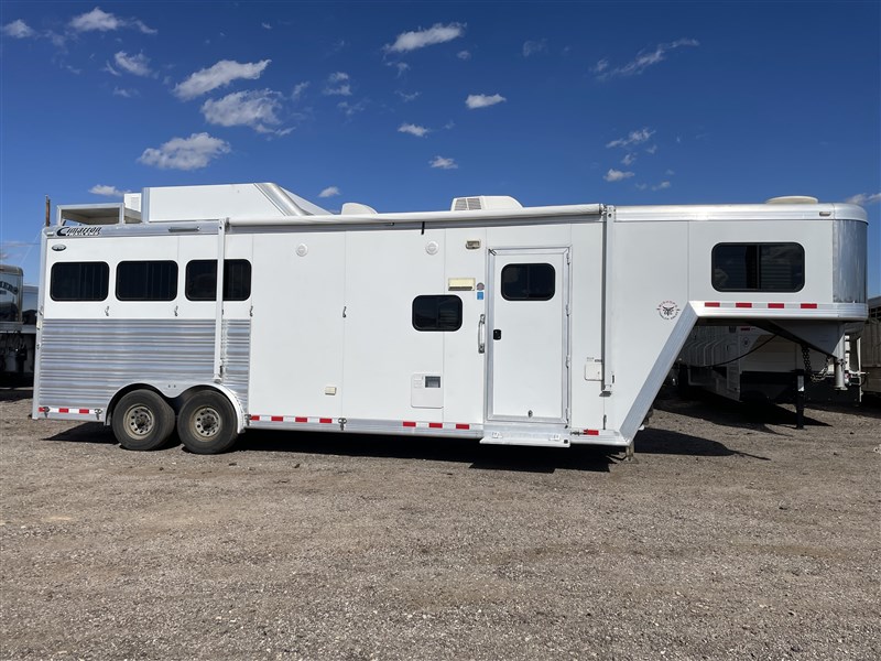 2013 Cimarron 3 Horse w/ 11' SW