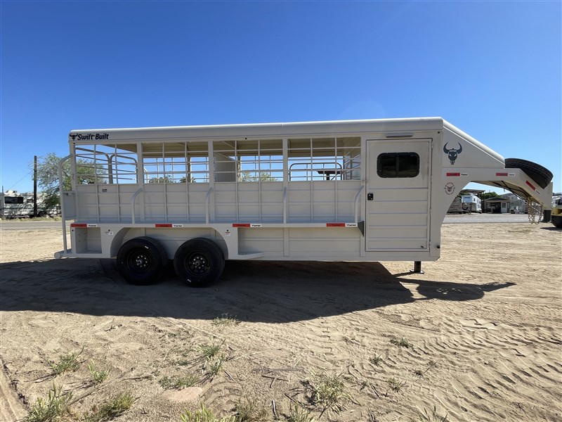 2024 Swift 20' s/c w/ double tack doors 14 ply tires