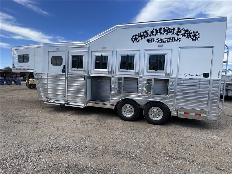 2024 Bloomer 4 Horse Trainers Trailer
