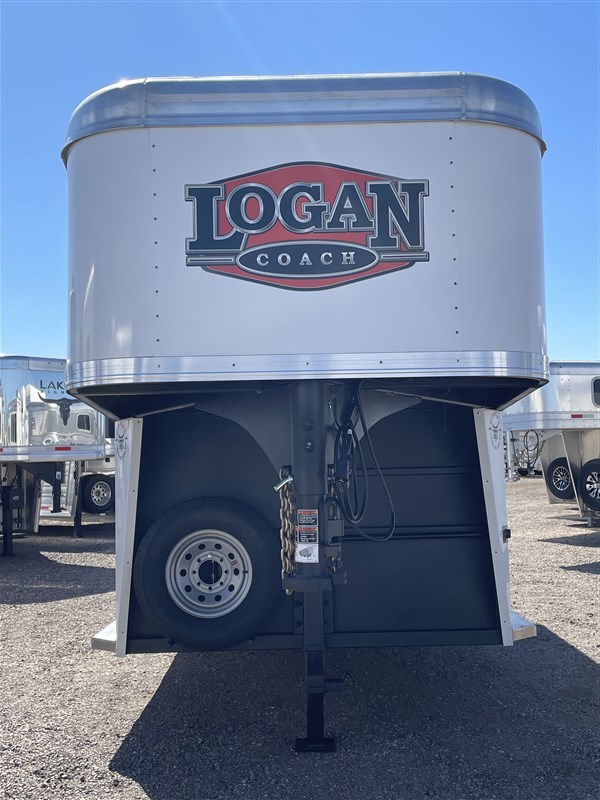 2025 Logan Coach 3 horse bullseye side tack