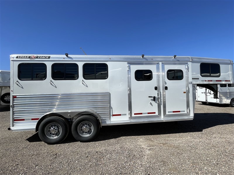 2025 Logan Coach 3 horse bullseye side tack