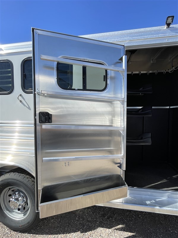 Trailer Photo 7