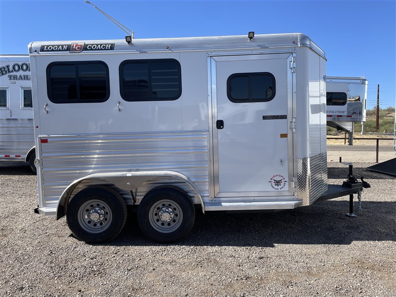 2025 Logan Coach 2 horse bullseye w/ front tack