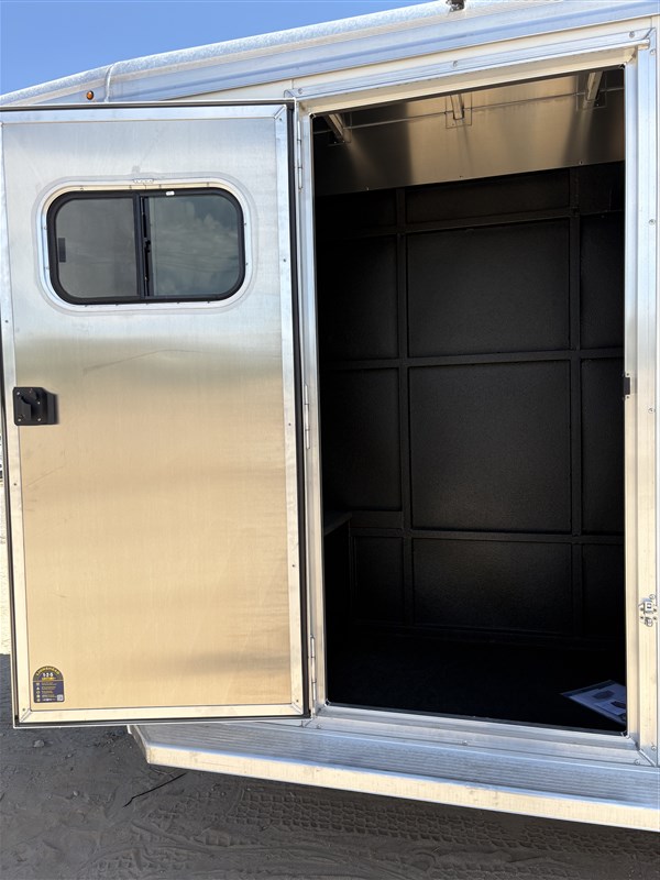 Trailer Photo 8