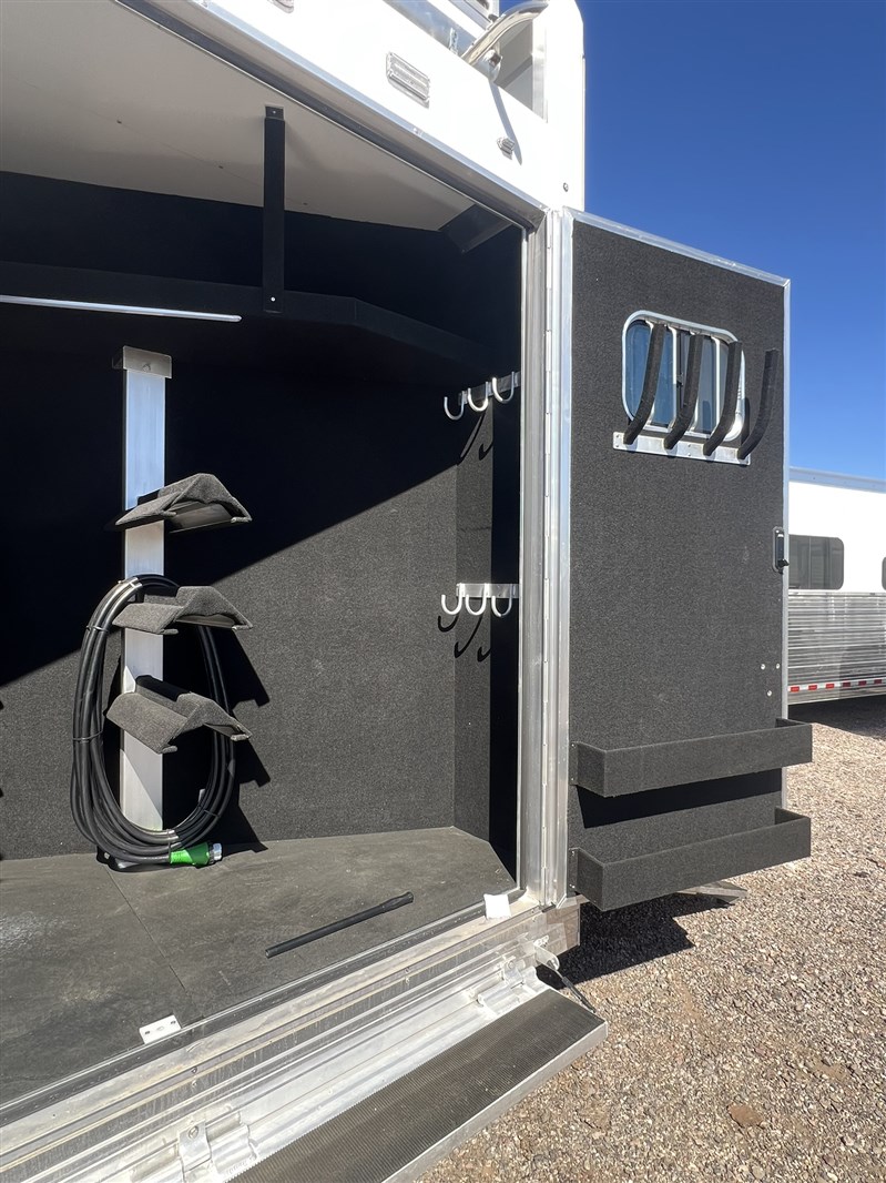 Trailer Photo 19