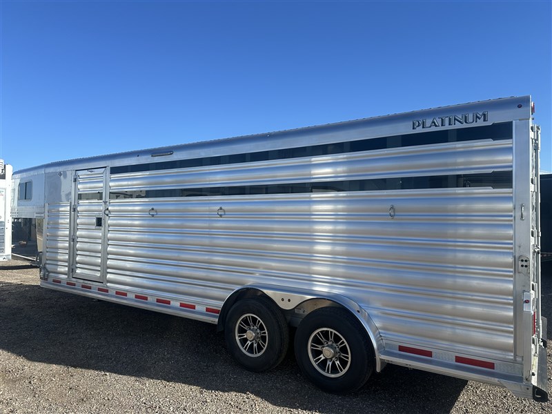 2026 Platinum Coach 5horse with dividers