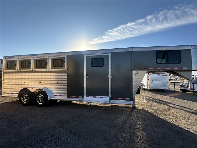 2024 Cimarron 4 horse w/ double tack doors