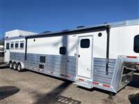 2022 4 horse Lakota 17' Sw 4 Horse sideload