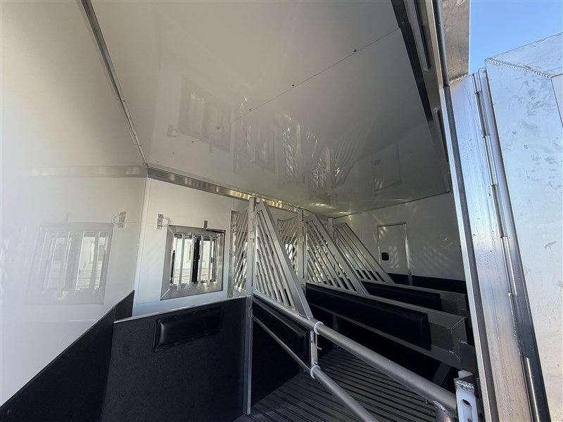 Trailer Photo 19