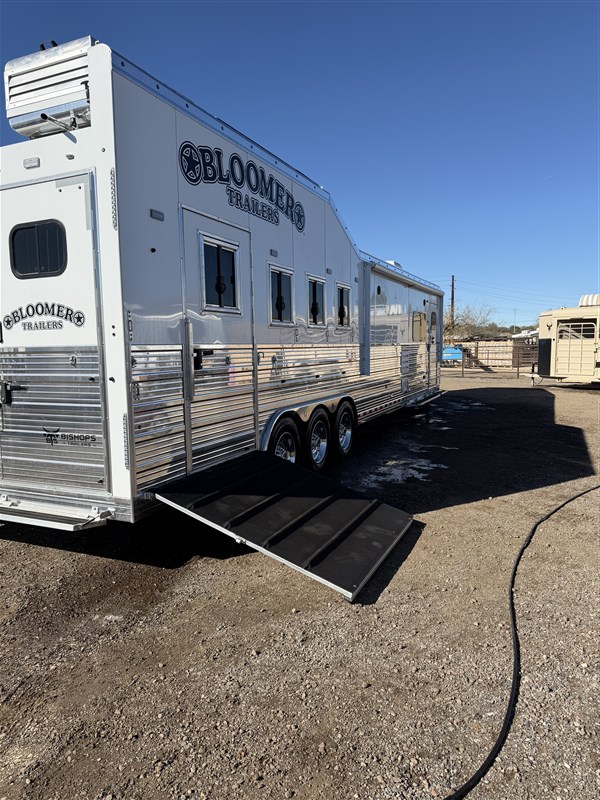 Trailer Photo 15