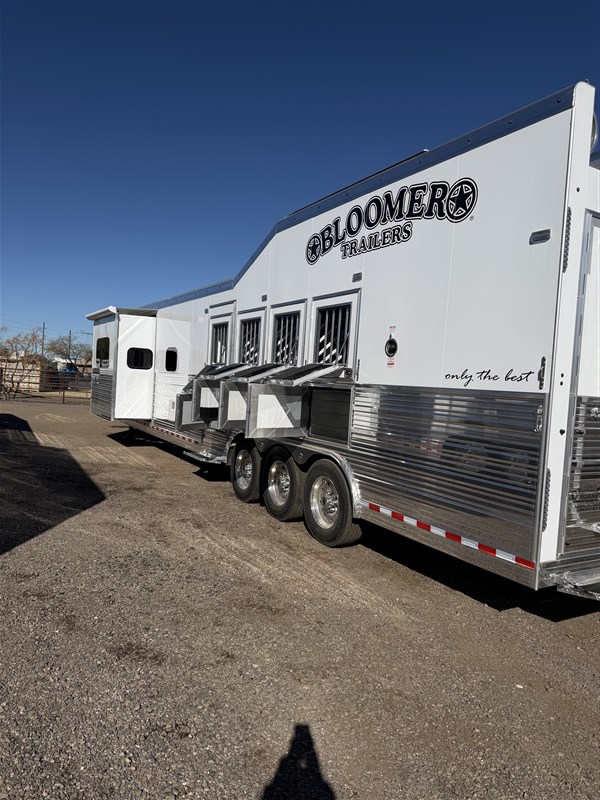 Trailer Photo 7