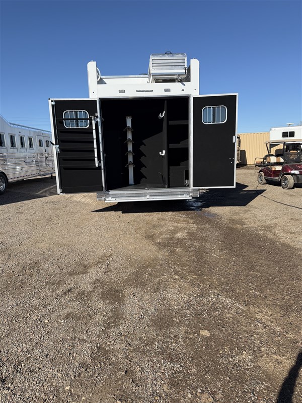 Trailer Photo 14