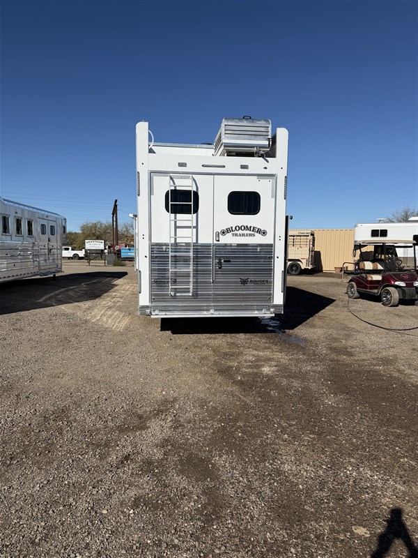 Trailer Photo 10