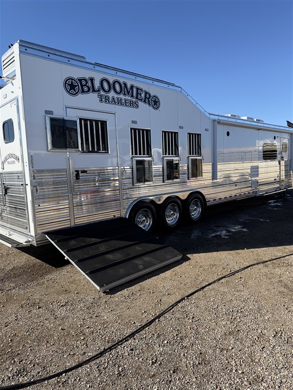 Trailer Photo 16
