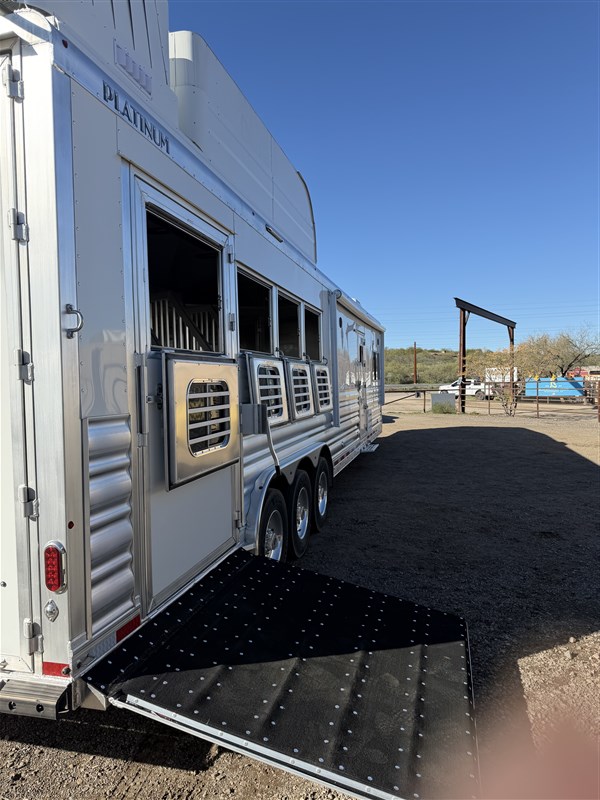 Trailer Photo 14