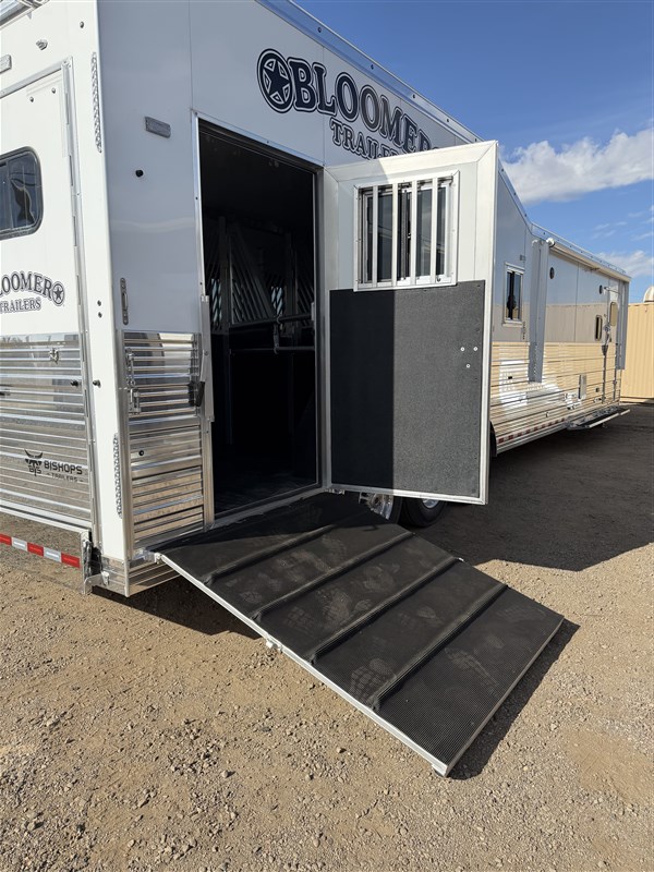 Trailer Photo 17