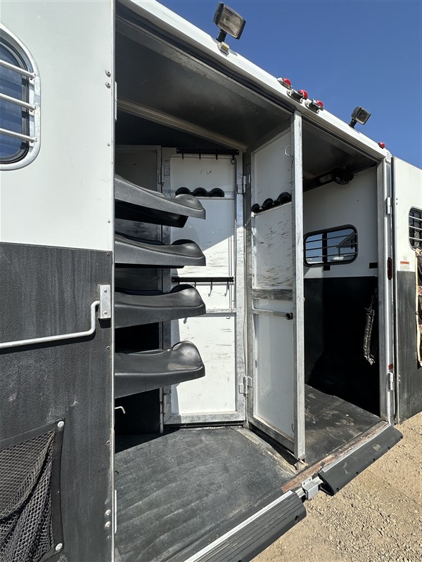 Trailer Photo 7