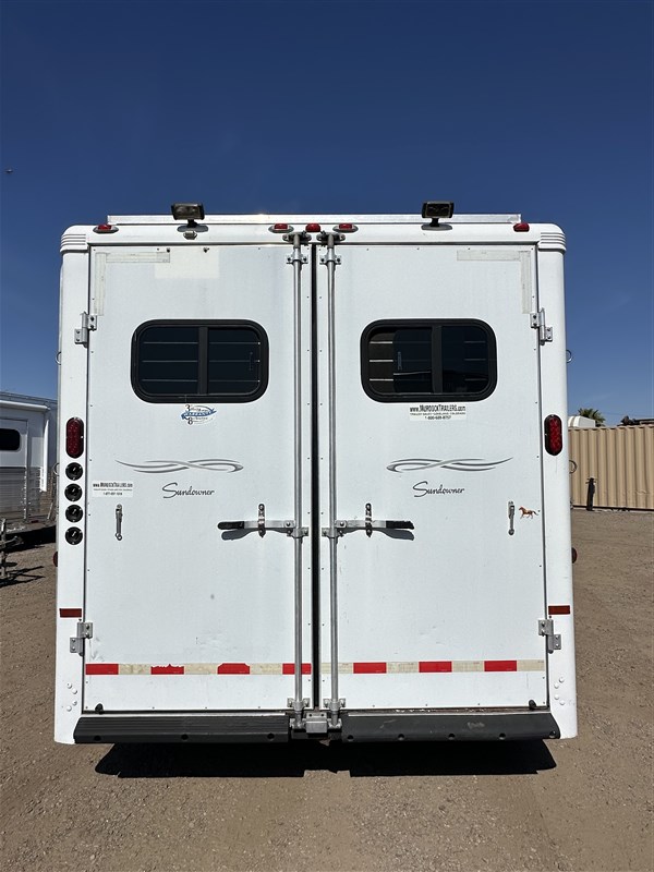 2006 Sundowner 4 horse 12' lq
