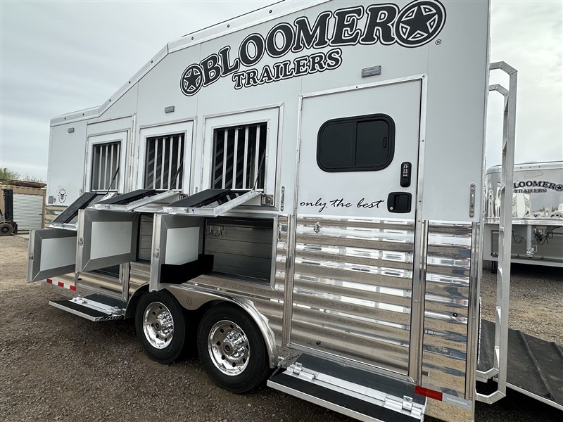 2026 Bloomer 3 horse bumper pull w/ new extrusion
