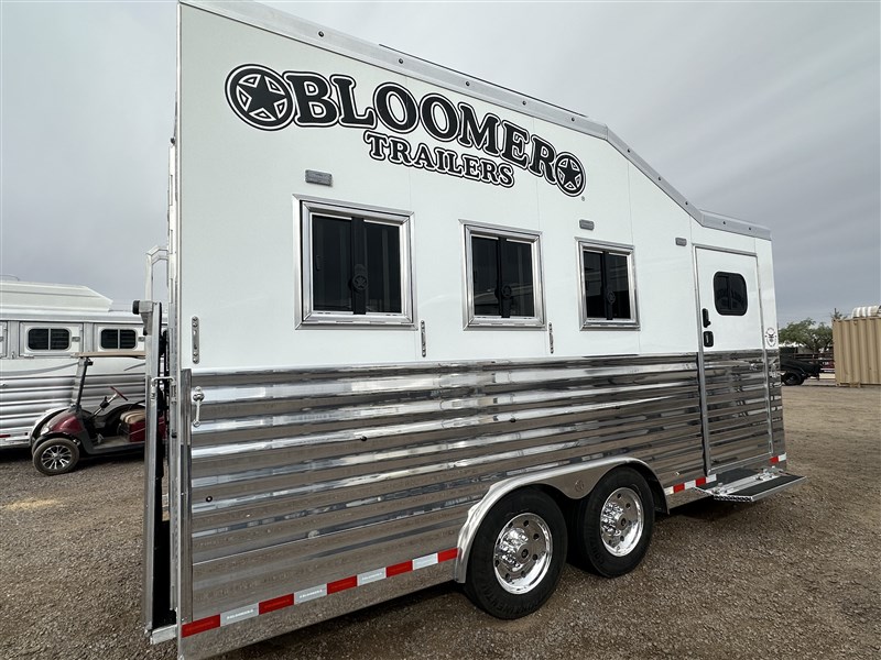 2026 Bloomer 3 horse bumper pull w/ new extrusion