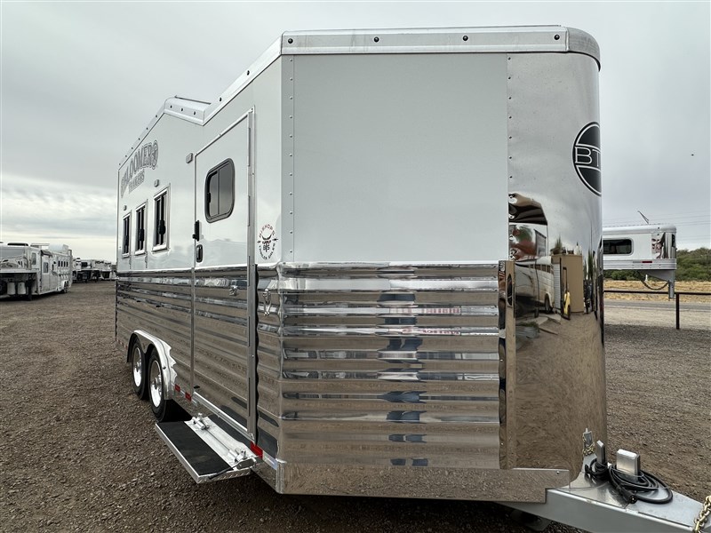 2026 Bloomer 3 horse bumper pull w/ new extrusion