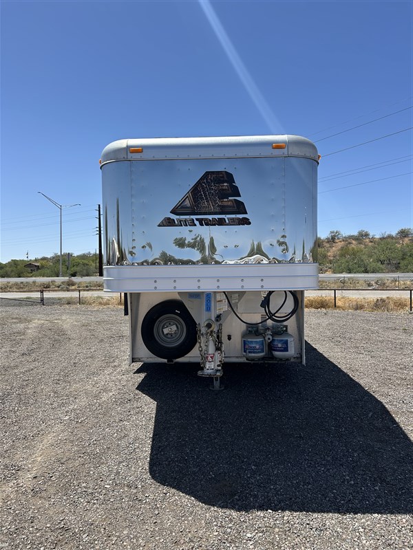 2019 Elite 4 horse 11' lq w/ generator
