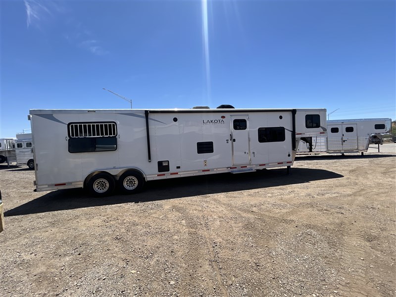 2023 Lakota colt 3h slide out #8315