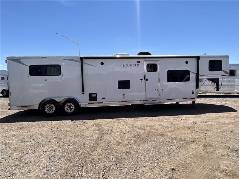 2023 Lakota colt 3h slide out #8315