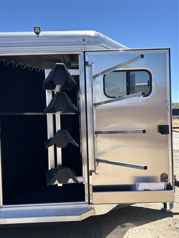 Trailer Photo 10