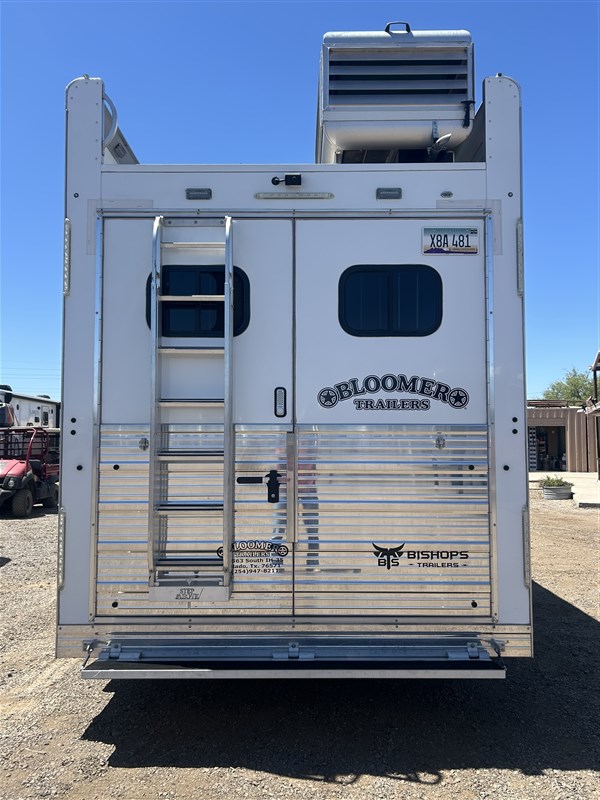 2023 Bloomer 5 horse reverse load lq