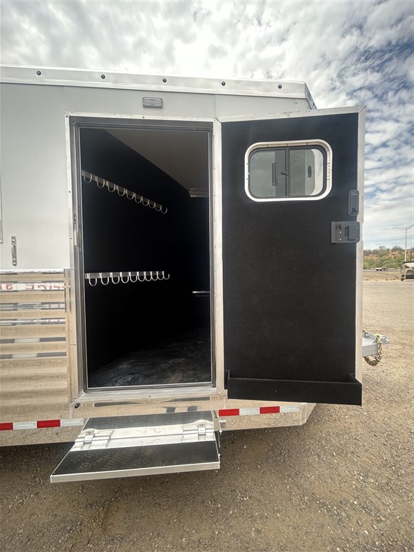 Trailer Photo 12