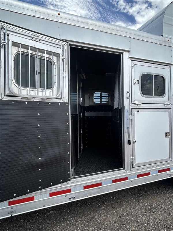 Trailer Photo 5