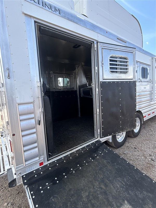 Trailer Photo 10