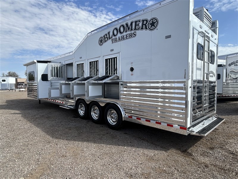 Trailer Photo 11