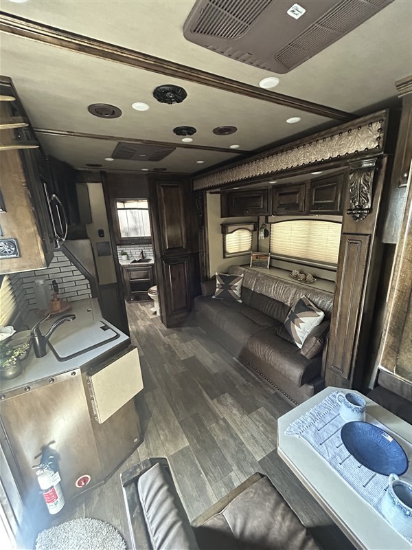 Trailer Photo 15