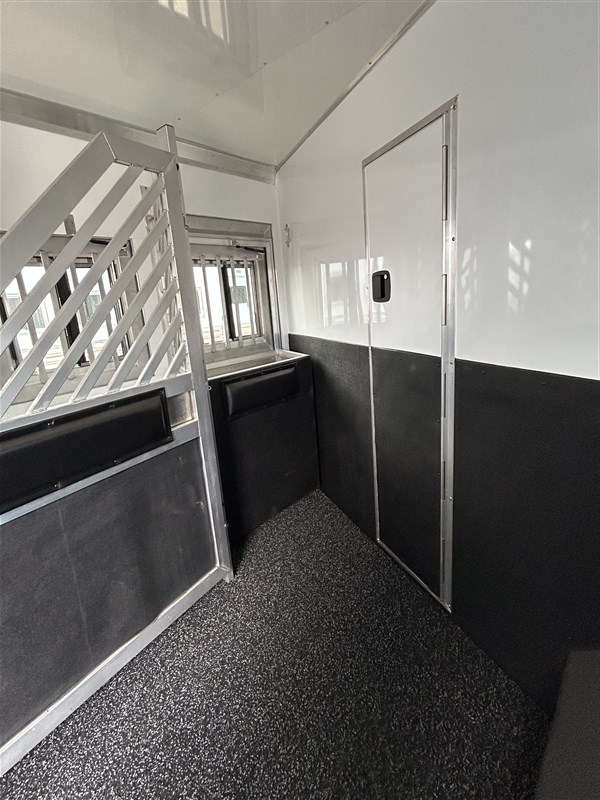 Trailer Photo 14
