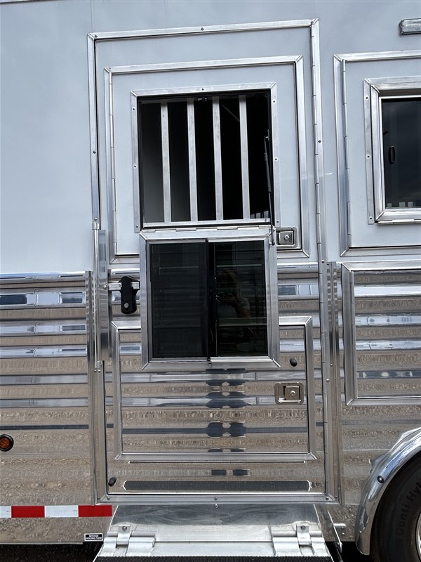 Trailer Photo 8
