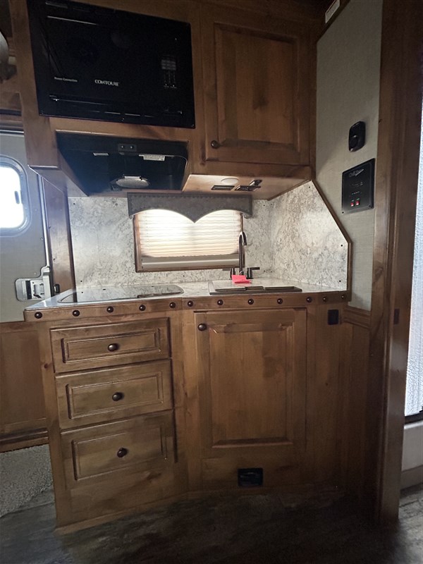 Trailer Photo 18