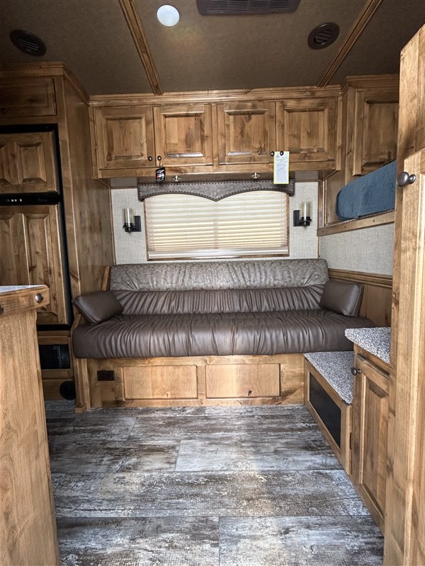 Trailer Photo 16