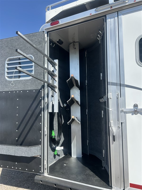 Trailer Photo 12