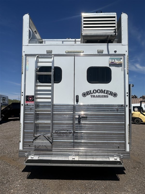 Trailer Photo 4