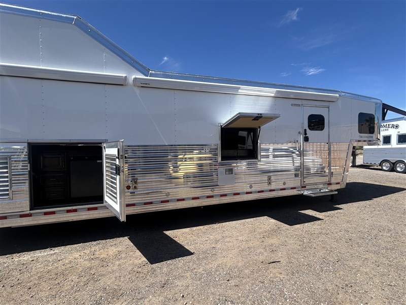 Trailer Photo 13